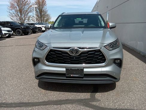 Used 2020 Toyota Highlander Limited AWD/4WD image 4