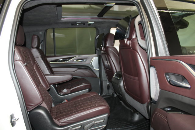 Certified 2022 Cadillac Escalade ESV Premium Luxury Platinum AWD/4WD image 15