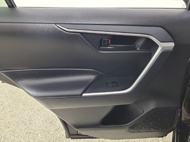 Used 2025 Toyota RAV4 LE AWD/4WD image 14