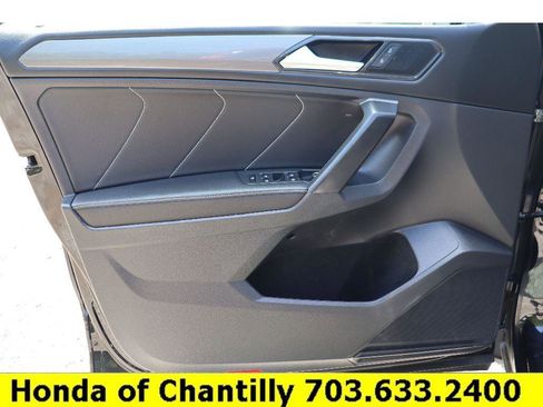 Used 2022 Volkswagen Tiguan SE image 20
