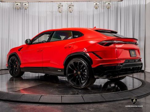 Used 2024 Lamborghini Urus S AWD/4WD image 9