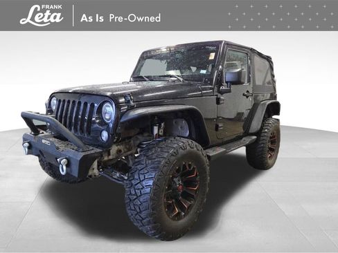 Used 2015 Jeep Wrangler Sahara w/ Connectivity Group AWD/4WD image 1