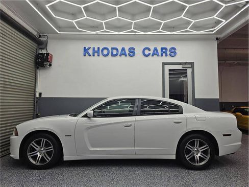 Used 2014 Dodge Charger R/T RWD image 1