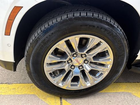 Used 2025 GMC Yukon Denali RWD image 14