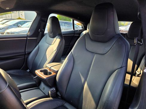 Used 2017 Tesla Model S 60 RWD image 32