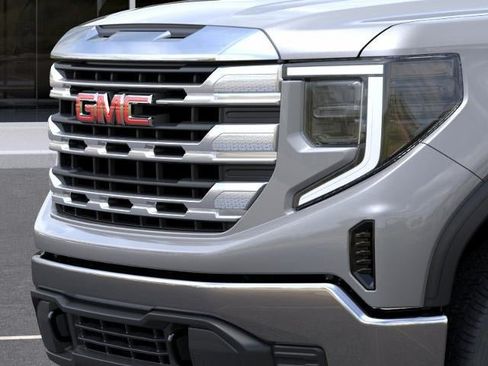 New 2026 GMC Sierra 1500 SLE w/ Preferred Package AWD/4WD image 13