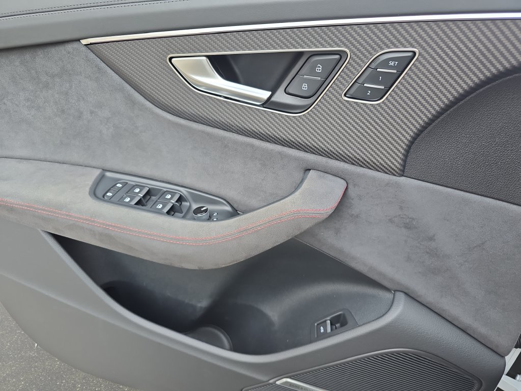 Used 2026 Audi RS Q8 performance AWD/4WD image 29