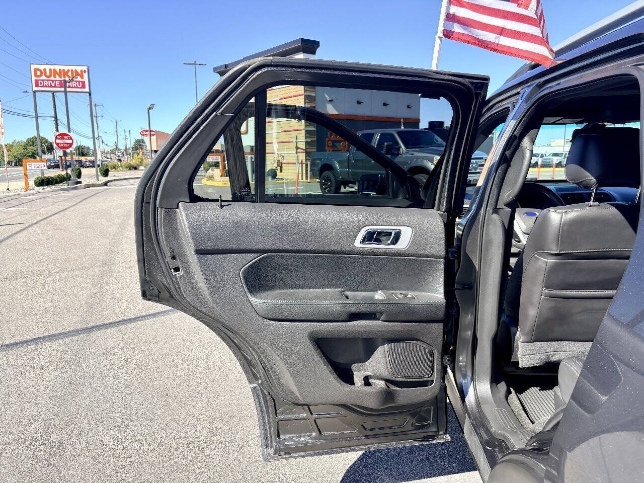Used 2015 Ford Explorer Limited w/ Equipment Group 302A AWD/4WD image 27