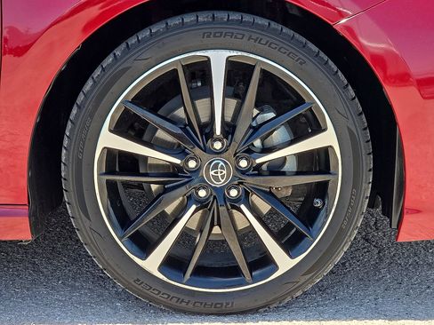Used 2018 Toyota Camry XSE FWD image 8