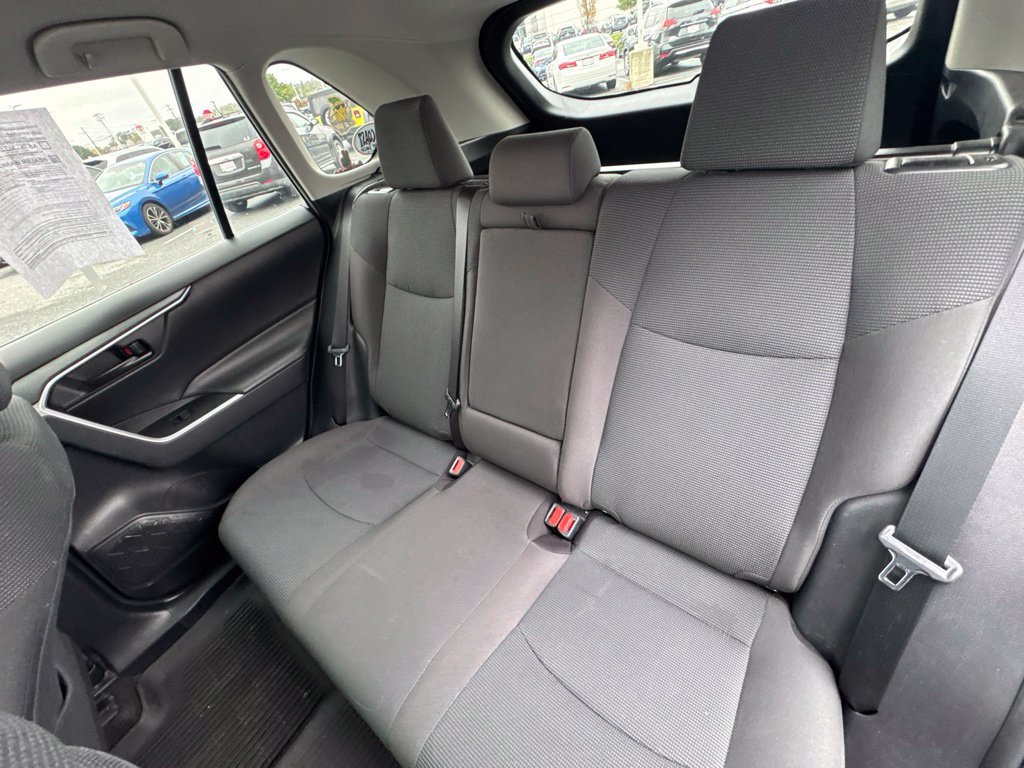 Used 2021 Toyota RAV4 LE AWD/4WD image 13