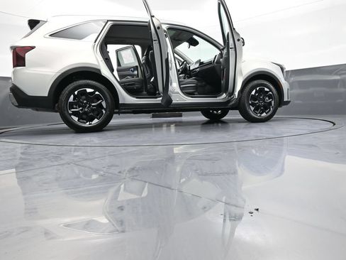 New 2026 Kia Sorento S FWD image 49