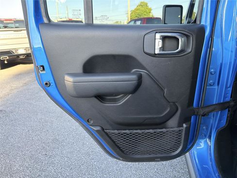Used 2025 Jeep Wrangler Unlimited Rubicon AWD/4WD image 20