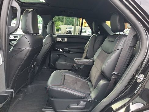Used 2024 Ford Explorer ST w/ Equipment Group 401A AWD/4WD image 11