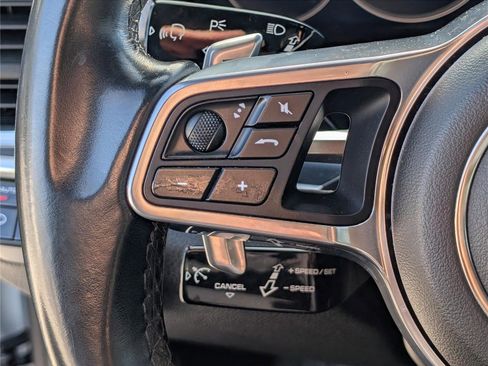 Used 2018 Porsche Panamera 4S image 25