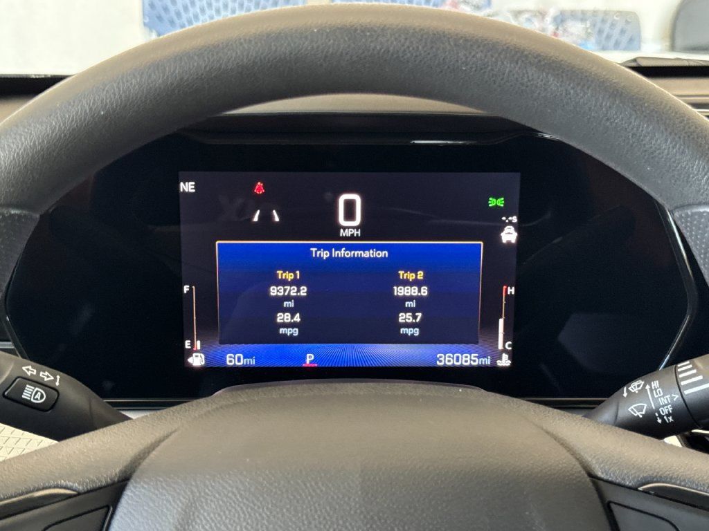 Used 2025 Chevrolet Trax LT FWD image 23