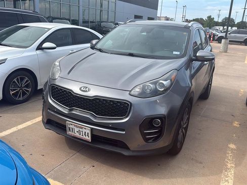 Used 2017 Kia Sportage EX w/ EX Technology Package FWD image 2
