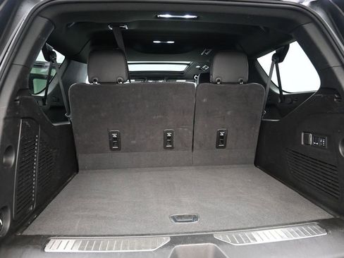 Used 2024 GMC Yukon XL Denali image 33