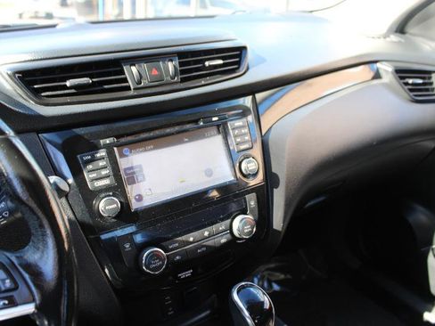 Used 2018 Nissan Rogue Sport SV w/ SV Technology Package image 23