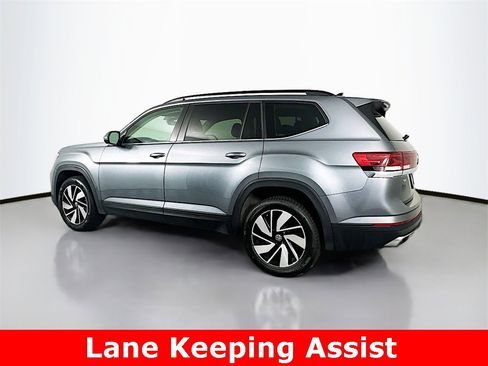 Used 2025 Volkswagen Atlas SE image 8