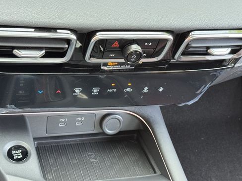 New 2026 Nissan Sentra SR w/ Floor Mat Package FWD image 11