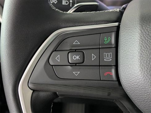 New 2025 Jeep Grand Cherokee Altitude image 26