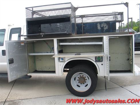 Used 2016 Ford F550 4x4 SuperCab Super Duty image 26
