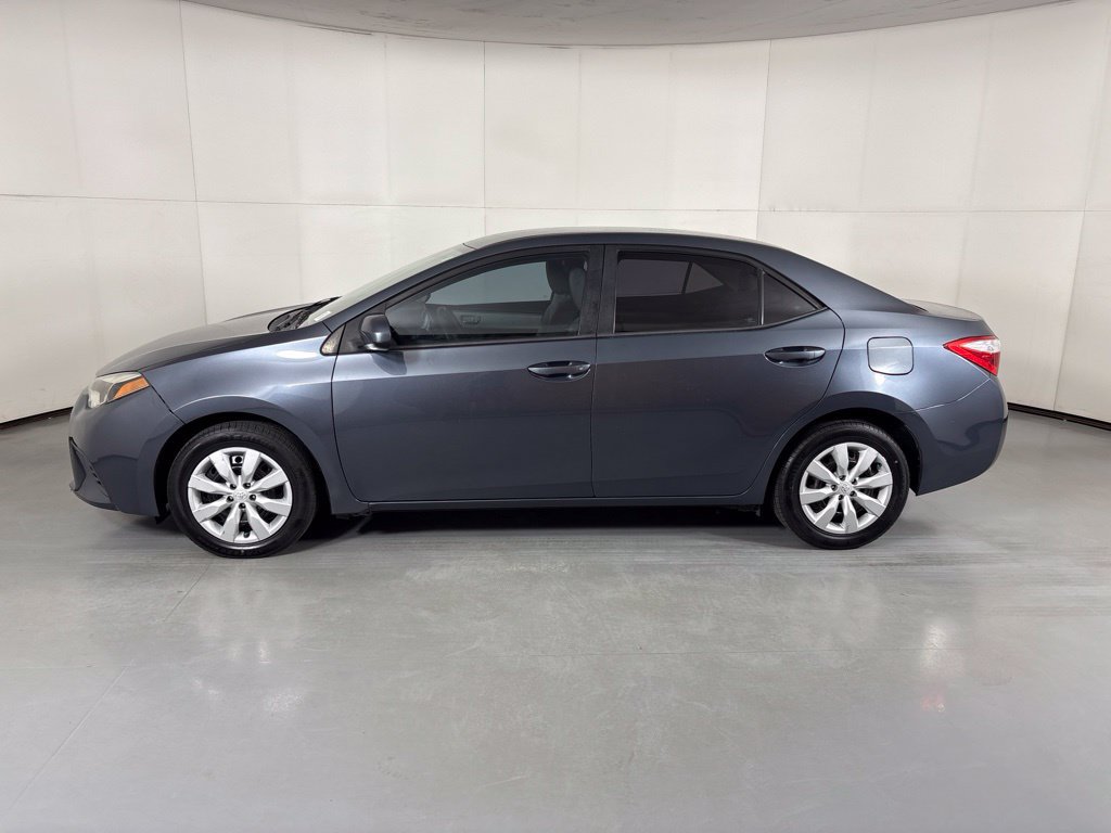 Used 2016 Toyota Corolla LE FWD image 5