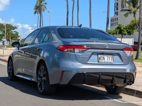 Used 2023 Toyota Corolla SE FWD image 3