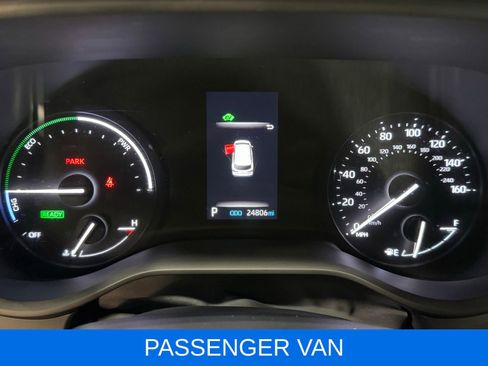 Used 2023 Toyota Sienna XLE FWD image 22