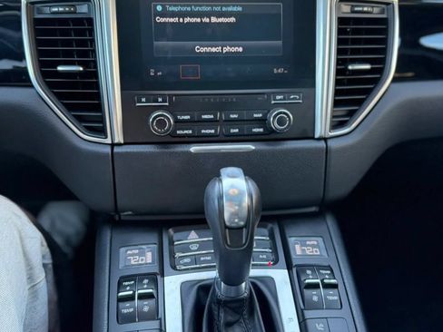 Used 2017 Porsche Macan AWD/4WD image 5