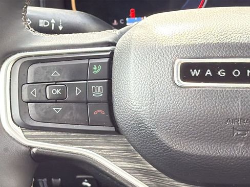 Used 2024 Jeep Wagoneer L Series II image 22