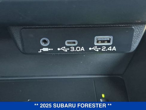 Used 2025 Subaru Forester Premium AWD/4WD image 26