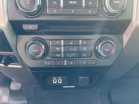 Used 2017 Ford F150 Lariat image 26