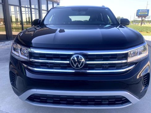 Used 2023 Volkswagen Atlas Cross Sport SE w/ Black Wheel Package AWD/4WD image 3