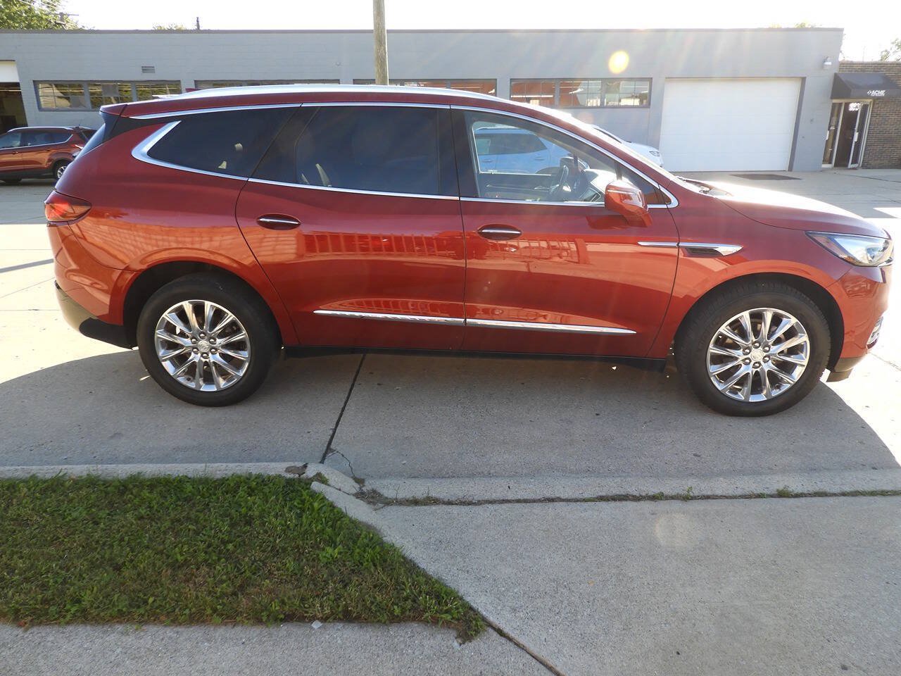 Used 2019 Buick Enclave Essence w/ Trailering Package, 5000 lbs. FWD image 9