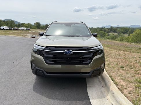 New 2026 Subaru Forester Touring AWD/4WD image 2