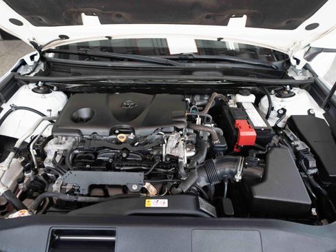 Used 2020 Toyota Camry LE FWD image 30
