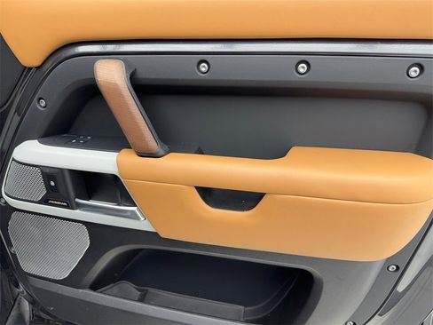 Used 2023 Land Rover Defender 130 First Edition image 49