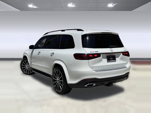 Used 2024 Mercedes-Benz GLS 450 4MATIC image 3