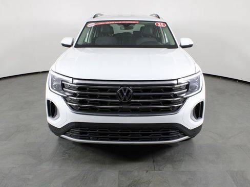 Used 2025 Volkswagen Atlas SE FWD image 13