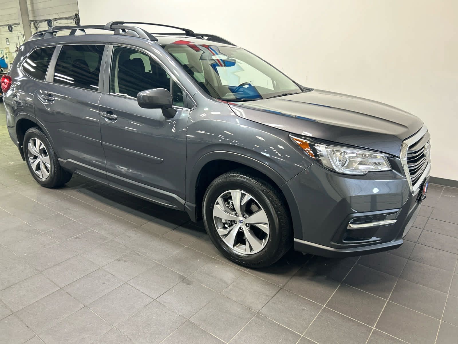 Used 2021 Subaru Ascent Premium w/ Convenience Package AWD/4WD image 2