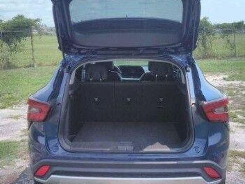Used 2024 Chevrolet Trax LT FWD image 5