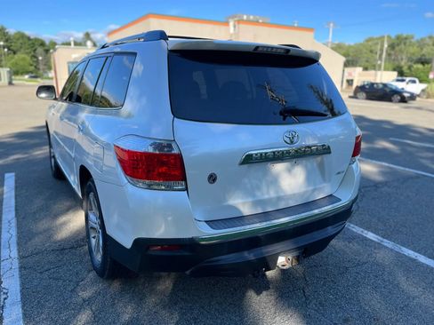 Used 2012 Toyota Highlander Limited w/ Tow Pkg AWD/4WD image 10