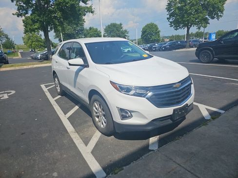 Used 2019 Chevrolet Equinox LT FWD image 3