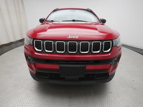 Used 2024 Jeep Compass Latitude AWD/4WD image 11