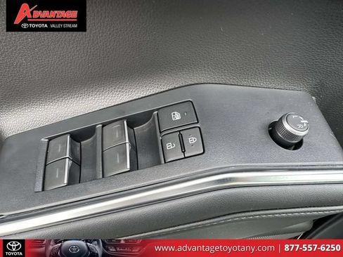 Used 2022 Toyota Highlander Platinum AWD/4WD image 23
