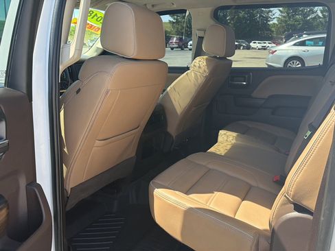 Used 2018 GMC Sierra 2500 Denali w/ Suspension Package, Off-Road AWD/4WD image 19