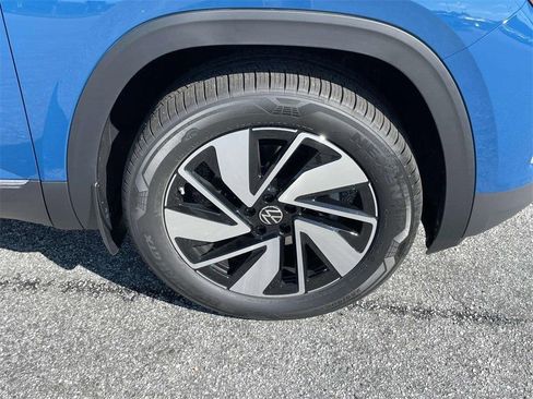 New 2025 Volkswagen Atlas SEL image 12