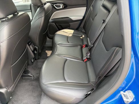 Used 2023 Jeep Compass Limited AWD/4WD image 13