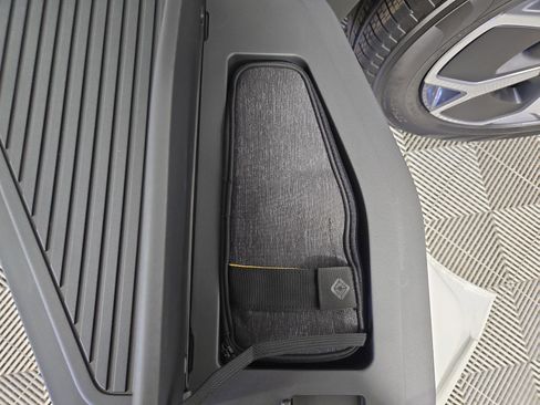 Used 2023 Rivian R1T Adventure image 32